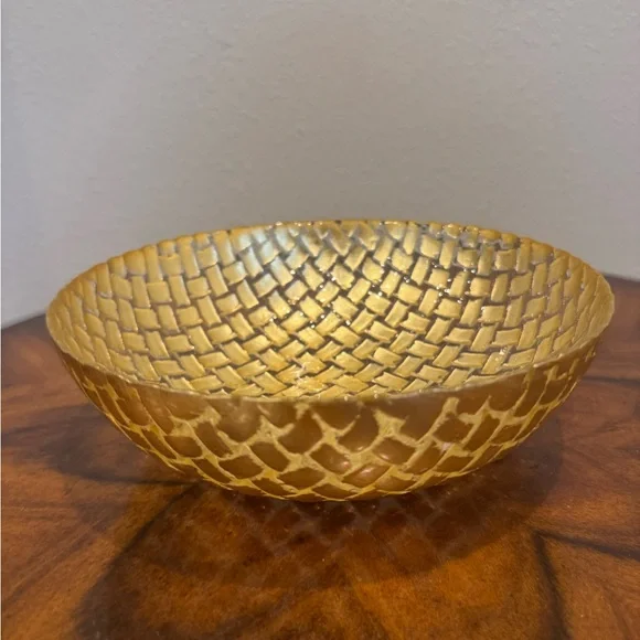 Vietri Tufolo Gold Basketweave Textured Decorative Bowl 8 1/2” - Picture 1 of 6